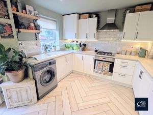 Kitchen - 3- click for photo gallery